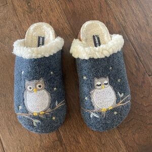 Lands' End Gray Owl Women's Slippers